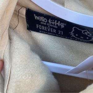 Small hello kitty sweater